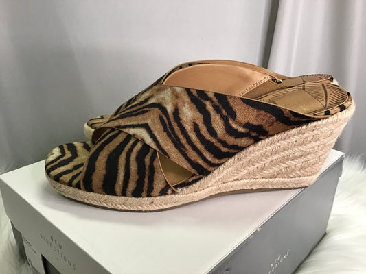 New Direction Size 8.5 Animal Print Shoes
